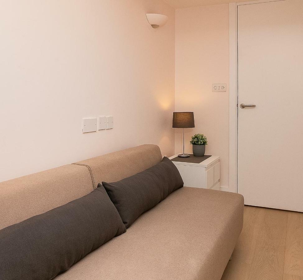 Apartment With Private Patio, And Park Across The Road (Adults Only) London Luaran gambar