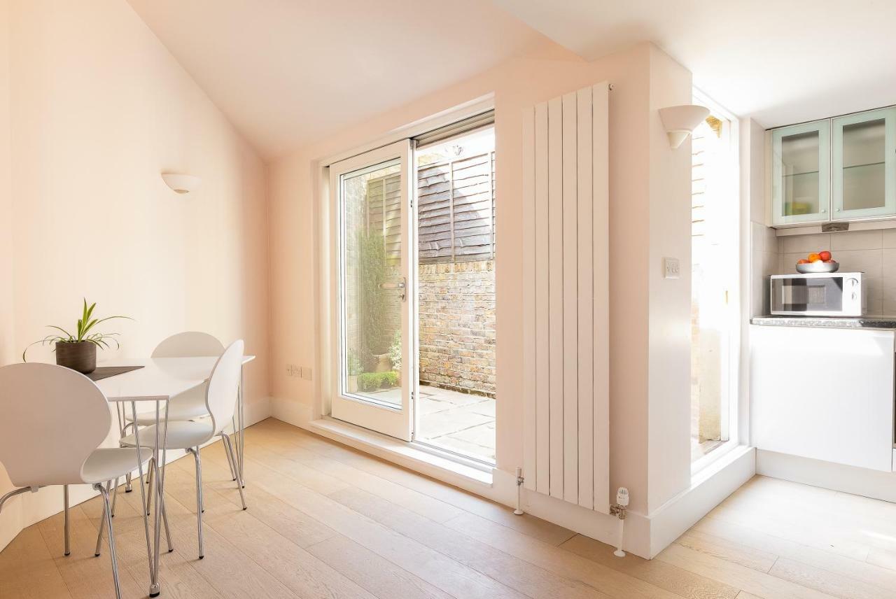 Apartment With Private Patio, And Park Across The Road (Adults Only) London Luaran gambar