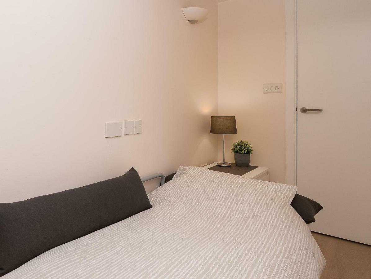 Apartment With Private Patio, And Park Across The Road (Adults Only) London Luaran gambar